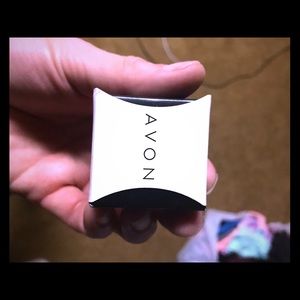 Avon emerald gem two earrings